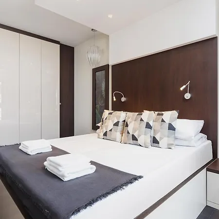 Apartmán With Private Parking - Lubicz 17 Street